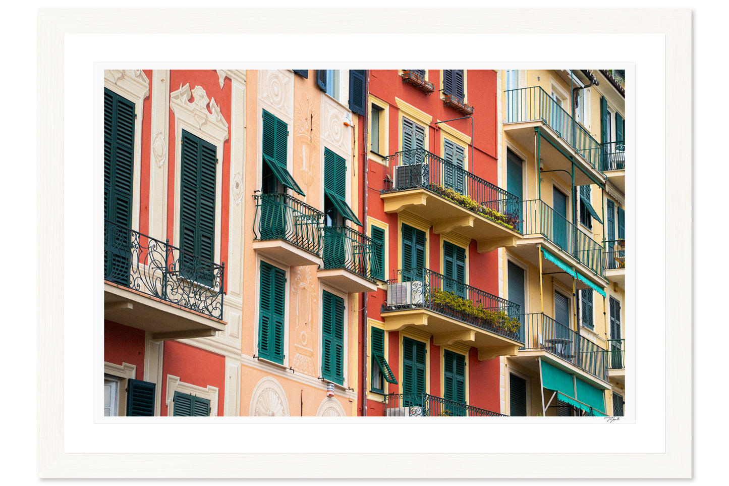Fleeting Facade